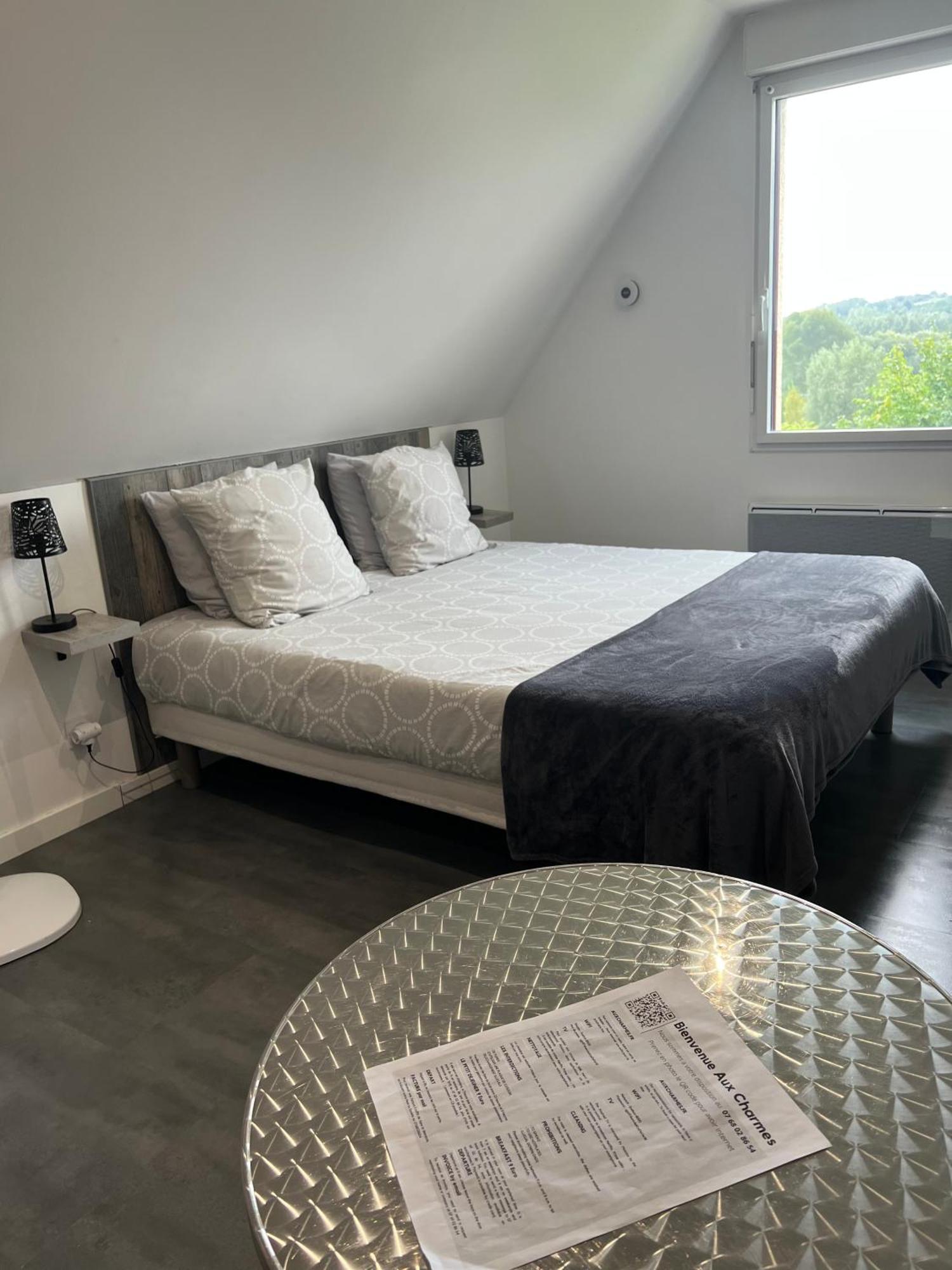 Bed and Breakfast Aux Charmes Isques Экстерьер фото