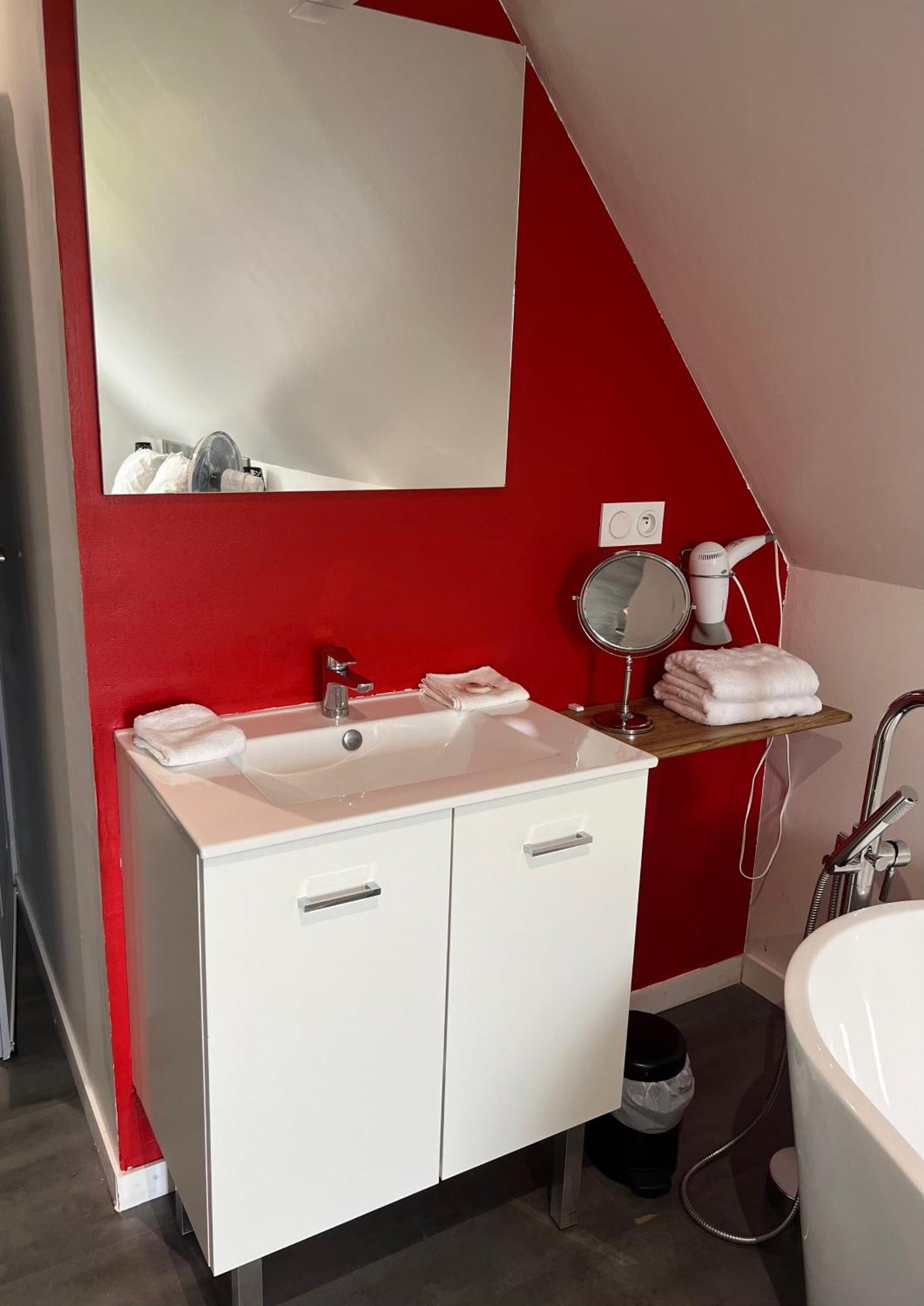 Bed and Breakfast Aux Charmes Isques Экстерьер фото