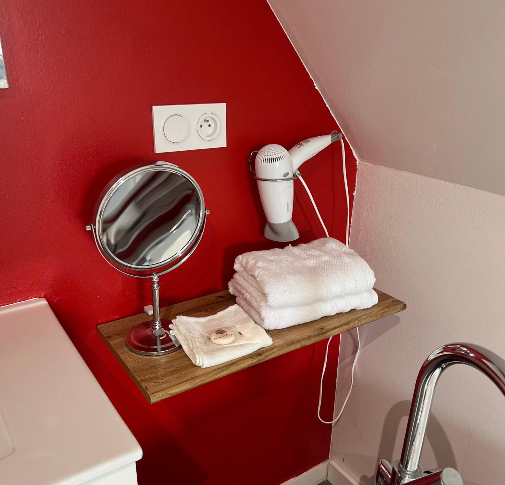 Bed and Breakfast Aux Charmes Isques Экстерьер фото